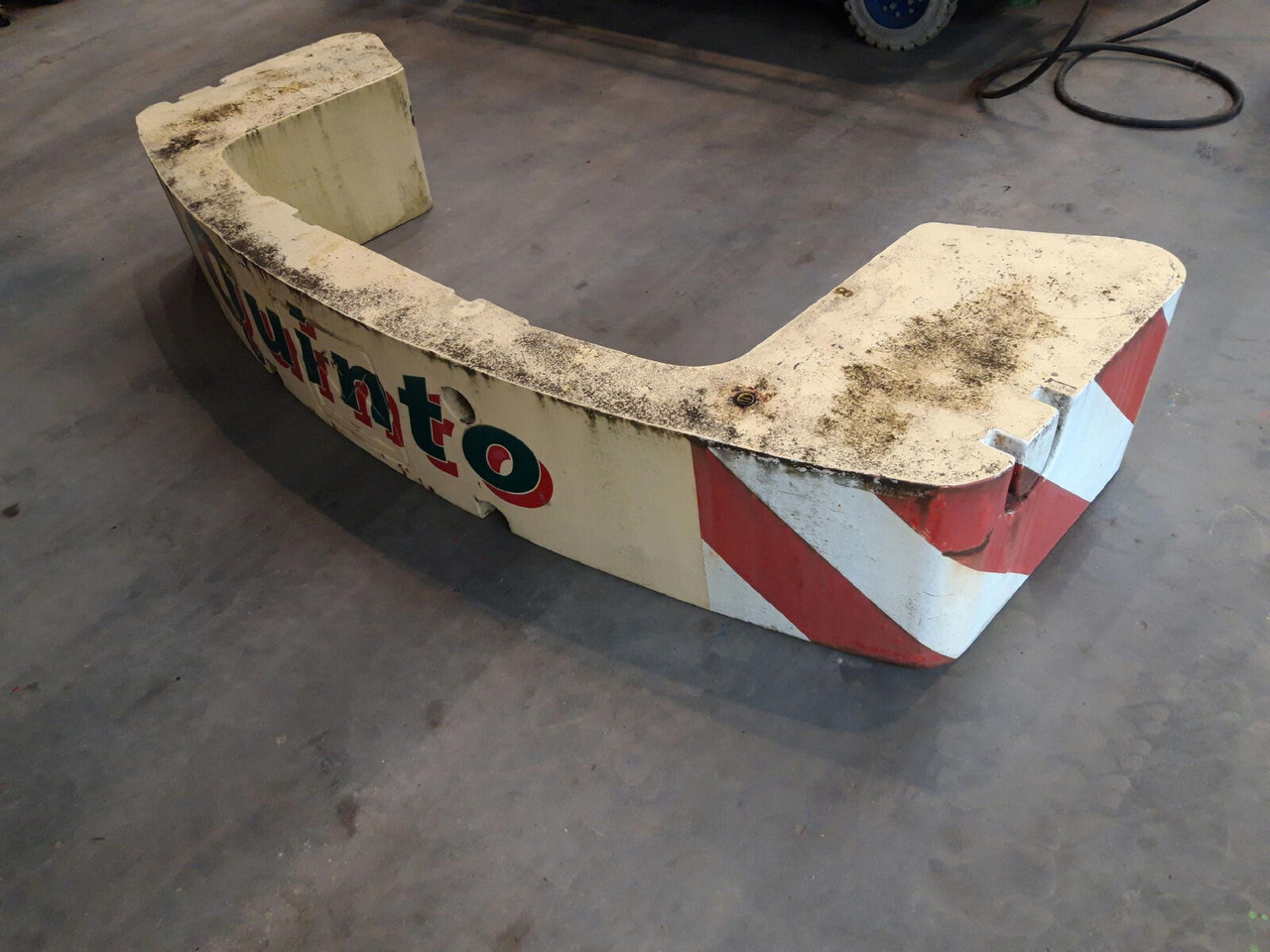 Terex Demag AC 35 counterweight 2,5 T - Contrapeso para Autogrúa: foto 4 Terex Demag AC 35 counterweight 2,5 T - Contrapeso para Autogrúa: foto 4