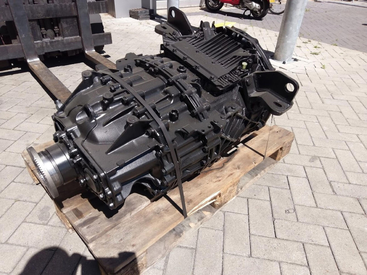 ZF LTM 1055-3.2 gearbox Astronic 12 AS 2302 - Caja de cambios para Autogrúa: foto 4 ZF LTM 1055-3.2 gearbox Astronic 12 AS 2302 - Caja de cambios para Autogrúa: foto 4