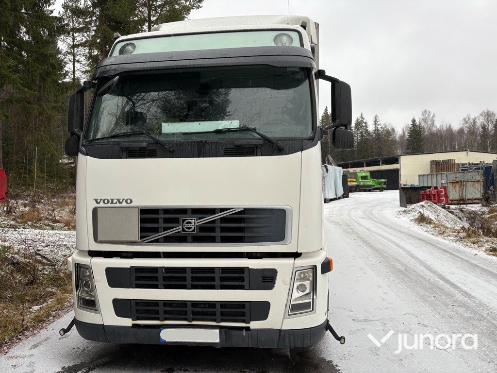 Dragbil + Trailerdragare - Volvo, FH-440 4*2 - Cabeza tractora, Caja cerrada semirremolque: foto 2 Dragbil + Trailerdragare - Volvo, FH-440 4*2 - Cabeza tractora, Caja cerrada semirremolque: foto 2