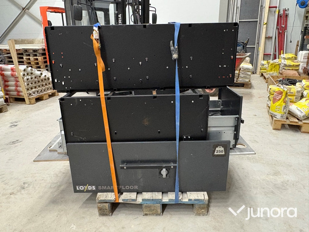 Fordonsinredning – Loyds Smartfloor för VW Caddy - Cabina e interior para Camión: foto 3 Fordonsinredning – Loyds Smartfloor för VW Caddy - Cabina e interior para Camión: foto 3