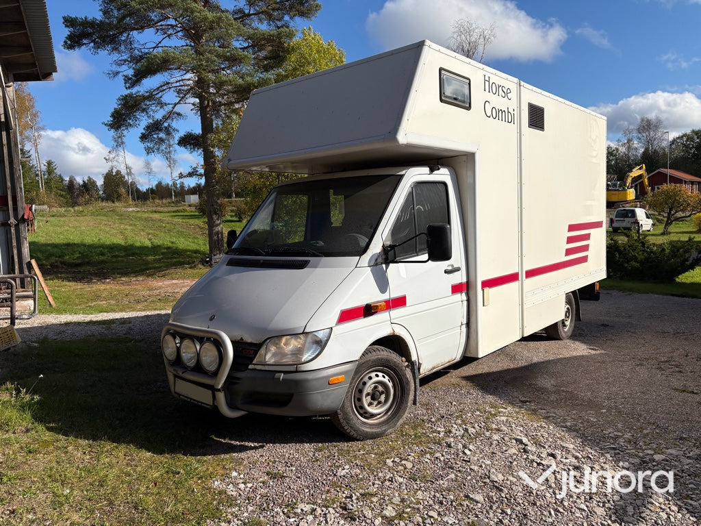 Hästtransport - Mercedes-Benz, 316 CDI - Camión para caballos: foto 1 Hästtransport - Mercedes-Benz, 316 CDI - Camión para caballos: foto 1