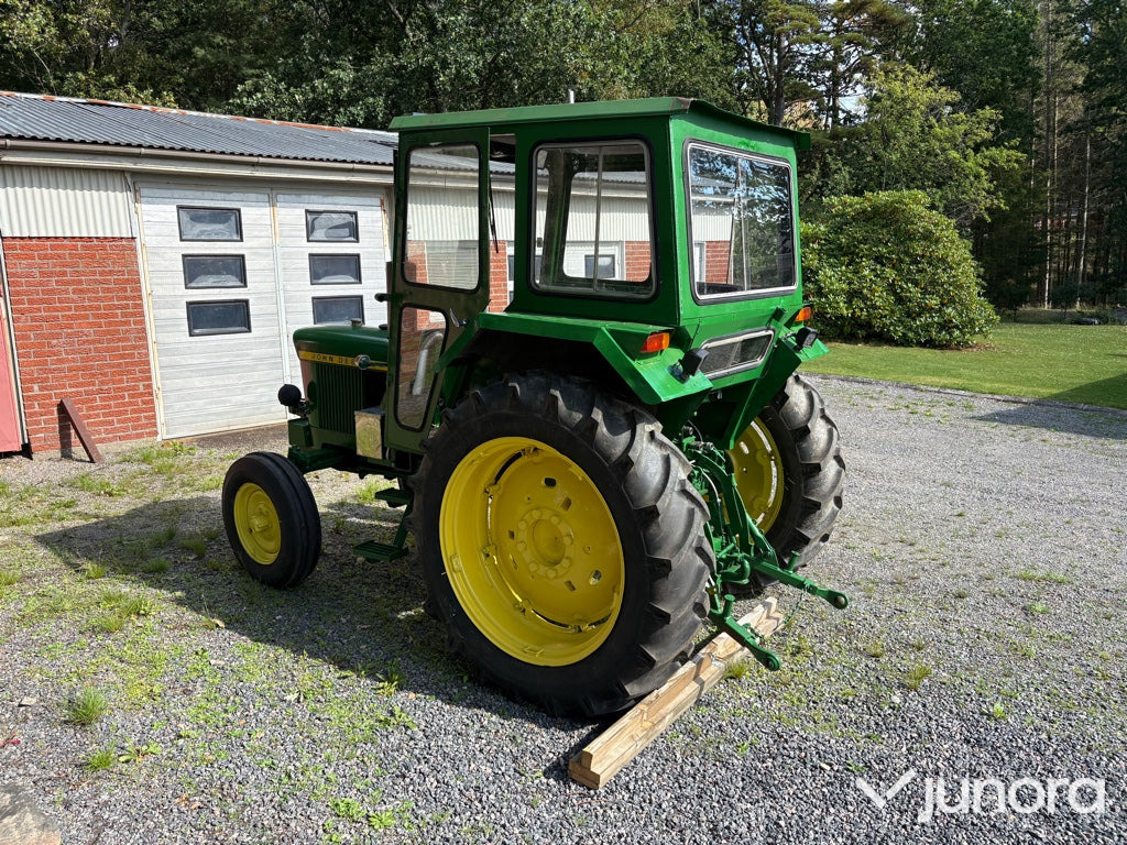 John Deere 2130 - Tractor: foto 3 John Deere 2130 - Tractor: foto 3