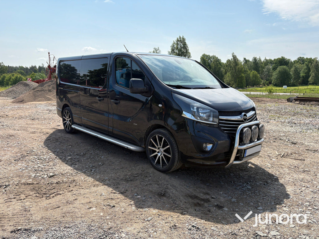 Opel Vivaro - Furgoneta combi: foto 1 Opel Vivaro - Furgoneta combi: foto 1