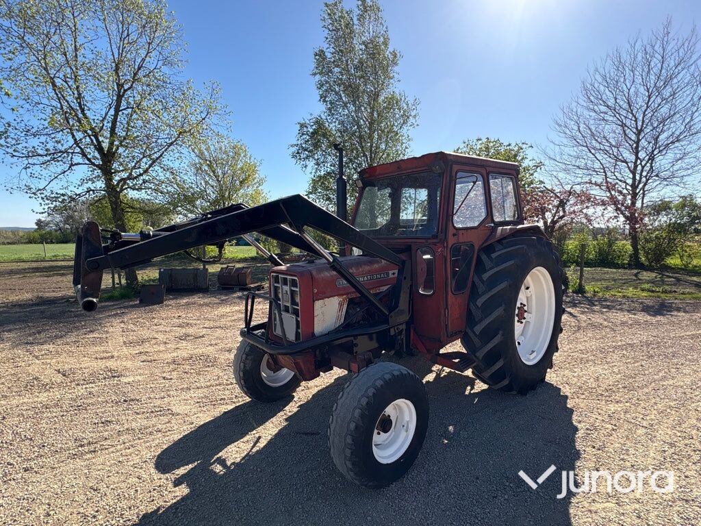 Traktor International 674 65hk - Otros: foto 1 Traktor International 674 65hk - Otros: foto 1