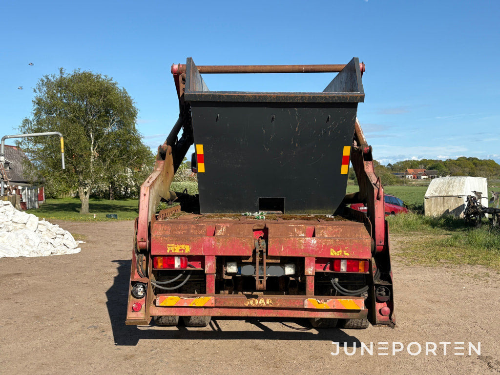 Scania Lastbil med lastväxslarflak - Portacontenedor de cadenas camión: foto 4 Scania Lastbil med lastväxslarflak - Portacontenedor de cadenas camión: foto 4