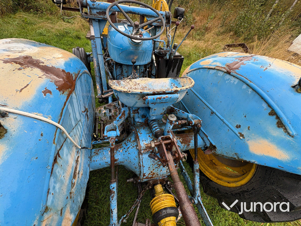Traktor - Ford Dexta - Tractor: foto 4 Traktor - Ford Dexta - Tractor: foto 4