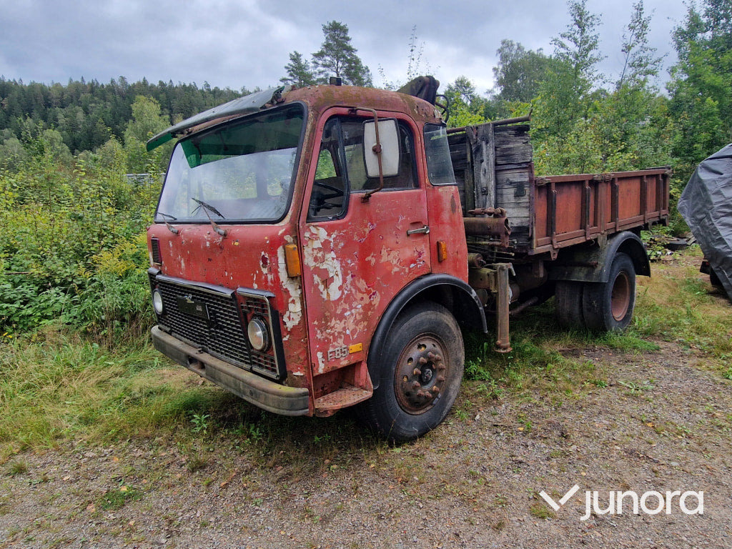 Veteranlastbil Volvo F85-34 - Camión caja abierta, Camión grúa: foto 1 Veteranlastbil Volvo F85-34 - Camión caja abierta, Camión grúa: foto 1