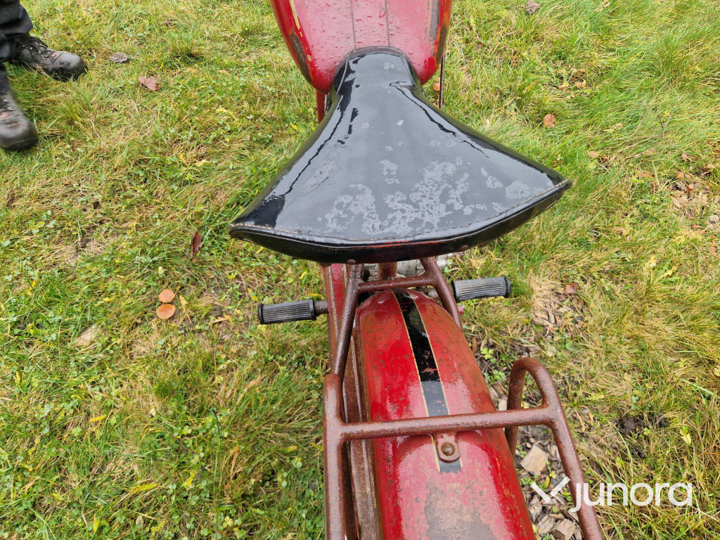 Veteranmotorcykel - Husqvarna 28 - Motocicleta: foto 5 Veteranmotorcykel - Husqvarna 28 - Motocicleta: foto 5