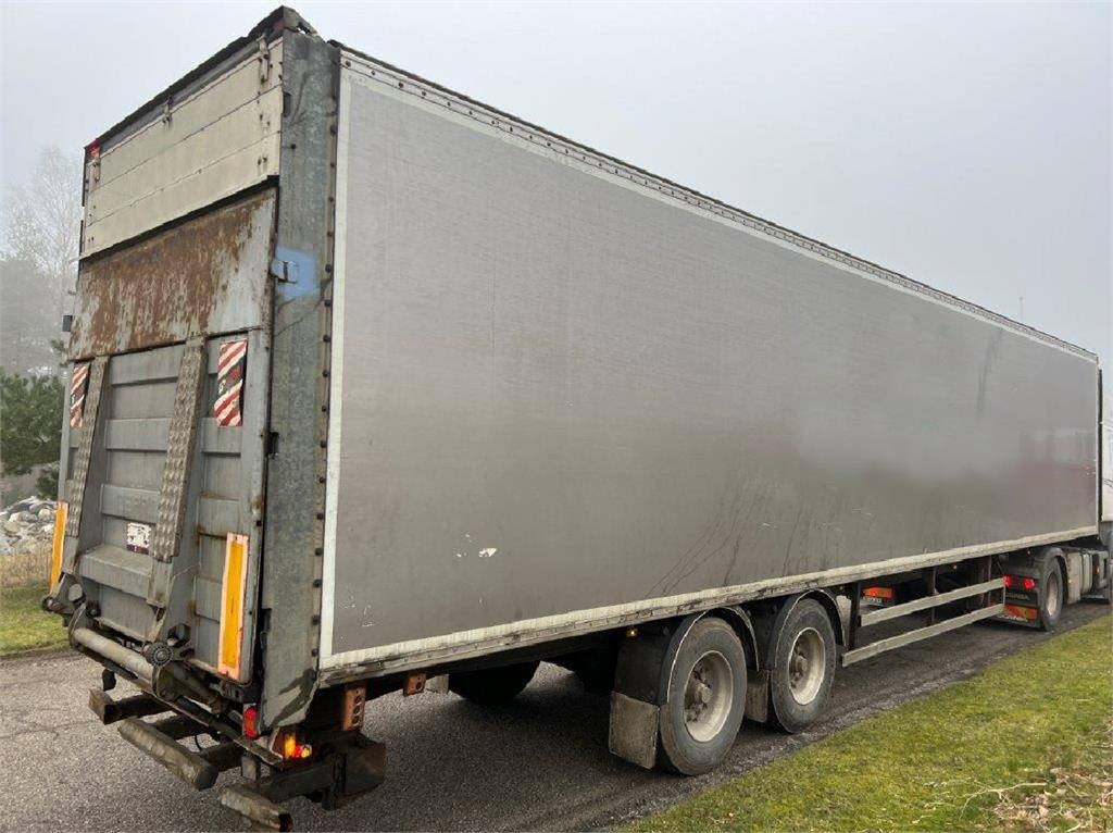 Fruehauf 13,6 mtr box - lodretstående lift - Caja cerrada semirremolque: foto 1 Fruehauf 13,6 mtr box - lodretstående lift - Caja cerrada semirremolque: foto 1