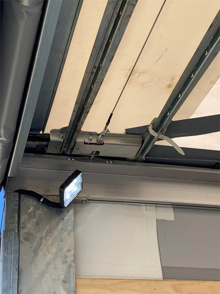 Semirremolque lona Hangler 13,6 mtr 2 akslet city lift - 33 pallers: foto 17 Semirremolque lona Hangler 13,6 mtr 2 akslet city lift - 33 pallers: foto 17