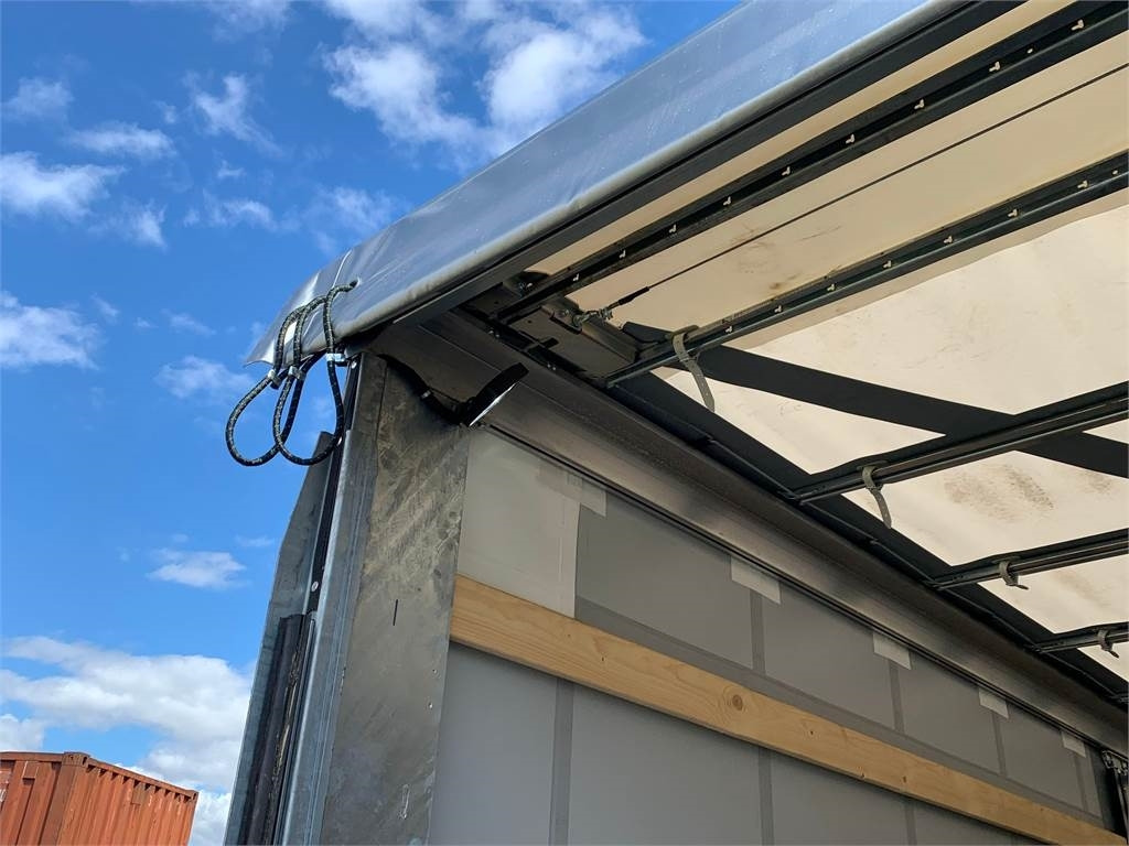 Semirremolque lona Hangler 13,6 mtr 2 akslet city lift - 33 pallers: foto 14 Semirremolque lona Hangler 13,6 mtr 2 akslet city lift - 33 pallers: foto 14