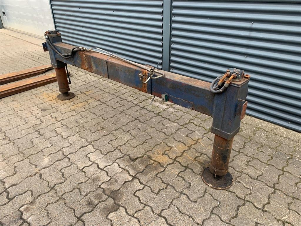 HMF Støttebensbom til kran - Implemento para Maquinaria de construcción: foto 3 HMF Støttebensbom til kran - Implemento para Maquinaria de construcción: foto 3