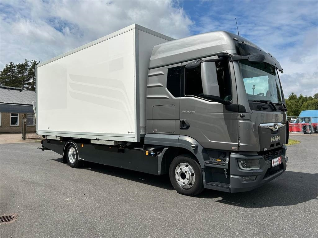 MAN TGL 8-220 4x2 BL incl. 2 stk veksellad - Portacontenedore/ Intercambiable camión: foto 1 MAN TGL 8-220 4x2 BL incl. 2 stk veksellad - Portacontenedore/ Intercambiable camión: foto 1