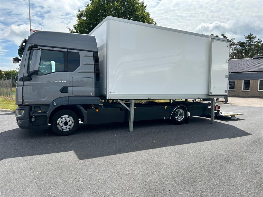 MAN TGL 8-220 4x2 BL incl. 2 stk veksellad - Portacontenedore/ Intercambiable camión: foto 4 MAN TGL 8-220 4x2 BL incl. 2 stk veksellad - Portacontenedore/ Intercambiable camión: foto 4