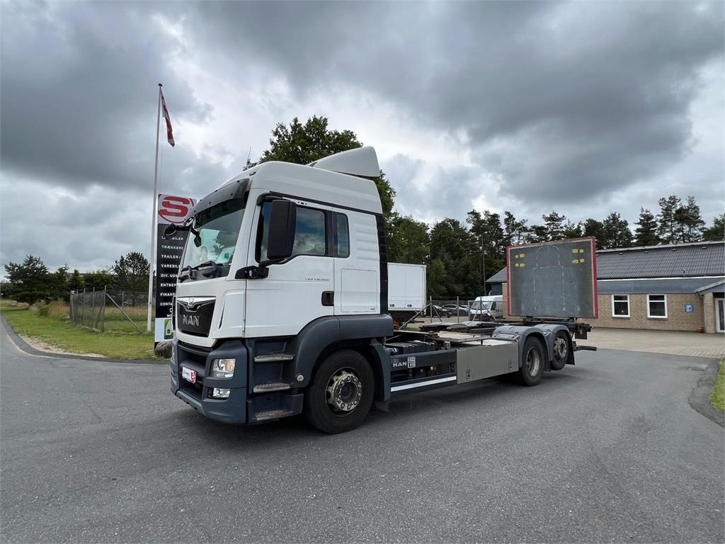 MAN TGS 26-500 6x2-4 LL - Portacontenedore/ Intercambiable camión: foto 1 MAN TGS 26-500 6x2-4 LL - Portacontenedore/ Intercambiable camión: foto 1