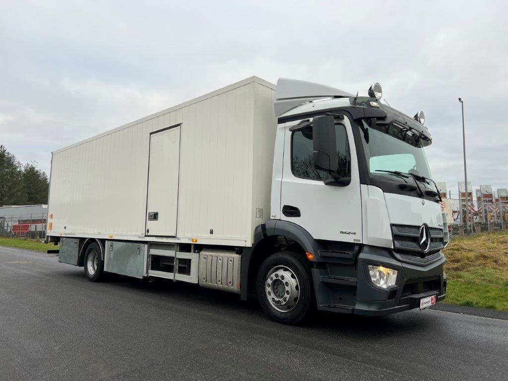 Mercedes-Benz Antos 1824 LnR - Camión caja cerrada: foto 3 Mercedes-Benz Antos 1824 LnR - Camión caja cerrada: foto 3