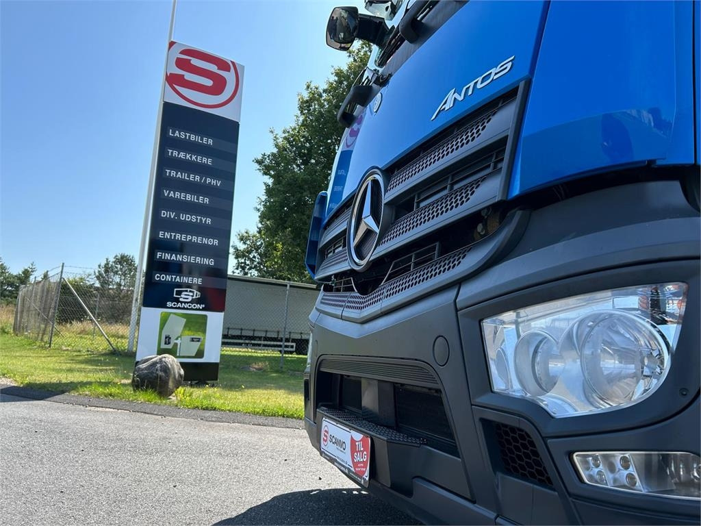 Mercedes-Benz Antos 2546 - Hiab 192 E kran - Portacontenedor de cadenas camión: foto 4 Mercedes-Benz Antos 2546 - Hiab 192 E kran - Portacontenedor de cadenas camión: foto 4