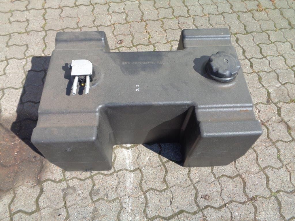 Mercedes-Benz 100 L plast (H formet) Dieseltank - Otros: foto 1 Mercedes-Benz 100 L plast (H formet) Dieseltank - Otros: foto 1