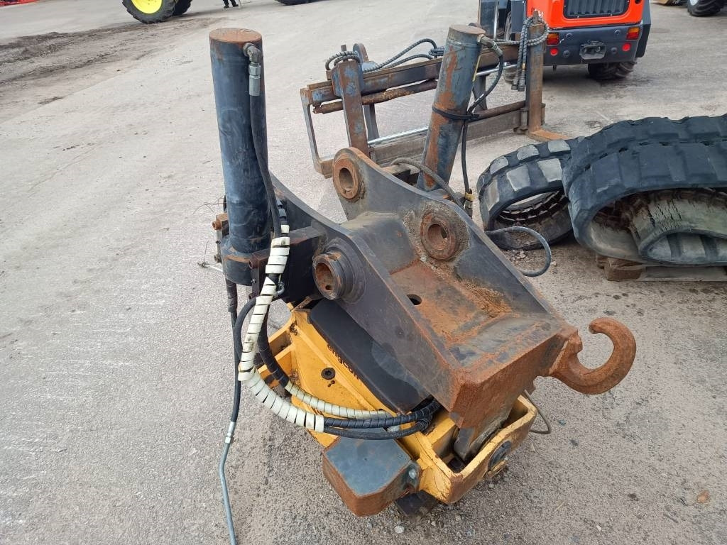 Excavadora de ruedas Case WX210 PYÖRITTÄJÄLLÄ: foto 11