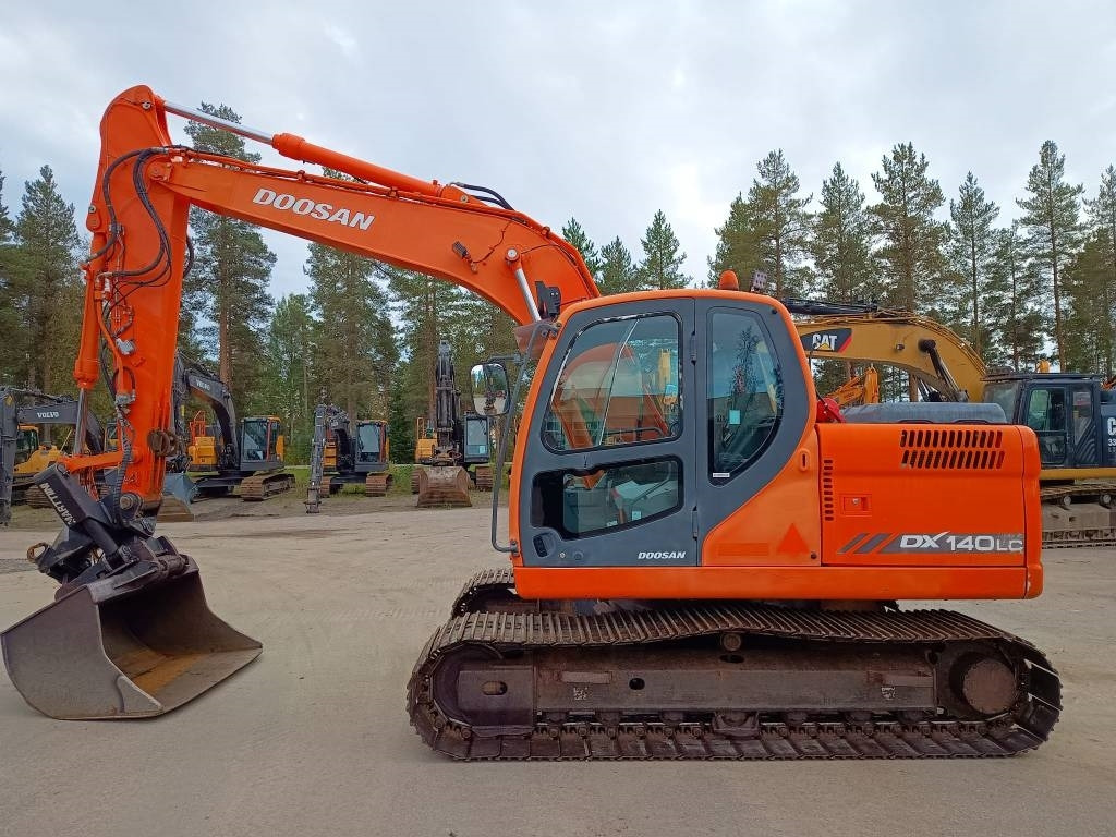 Doosan DX140LC KALLISTAJA+PYÖRITTÄJÄ  - Excavadora de cadenas: foto 1 Doosan DX140LC KALLISTAJA+PYÖRITTÄJÄ  - Excavadora de cadenas: foto 1