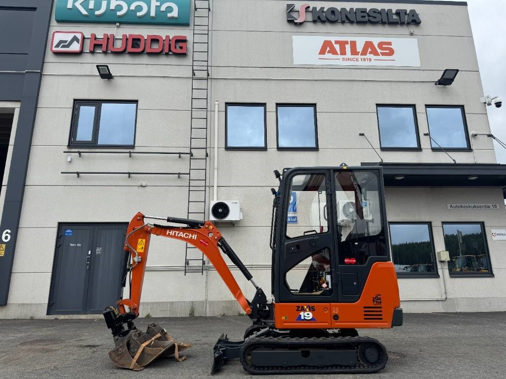 Hitachi ZX 19-6 CR - Miniexcavadora: foto 1 Hitachi ZX 19-6 CR - Miniexcavadora: foto 1