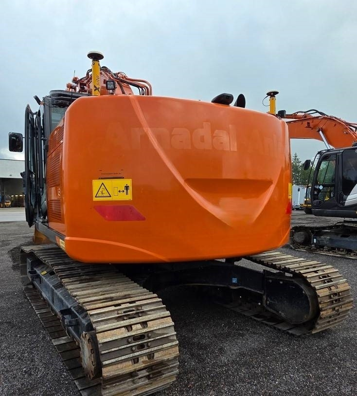 Hitachi ZX 225 US R LC-6 - Excavadora de cadenas: foto 2 Hitachi ZX 225 US R LC-6 - Excavadora de cadenas: foto 2