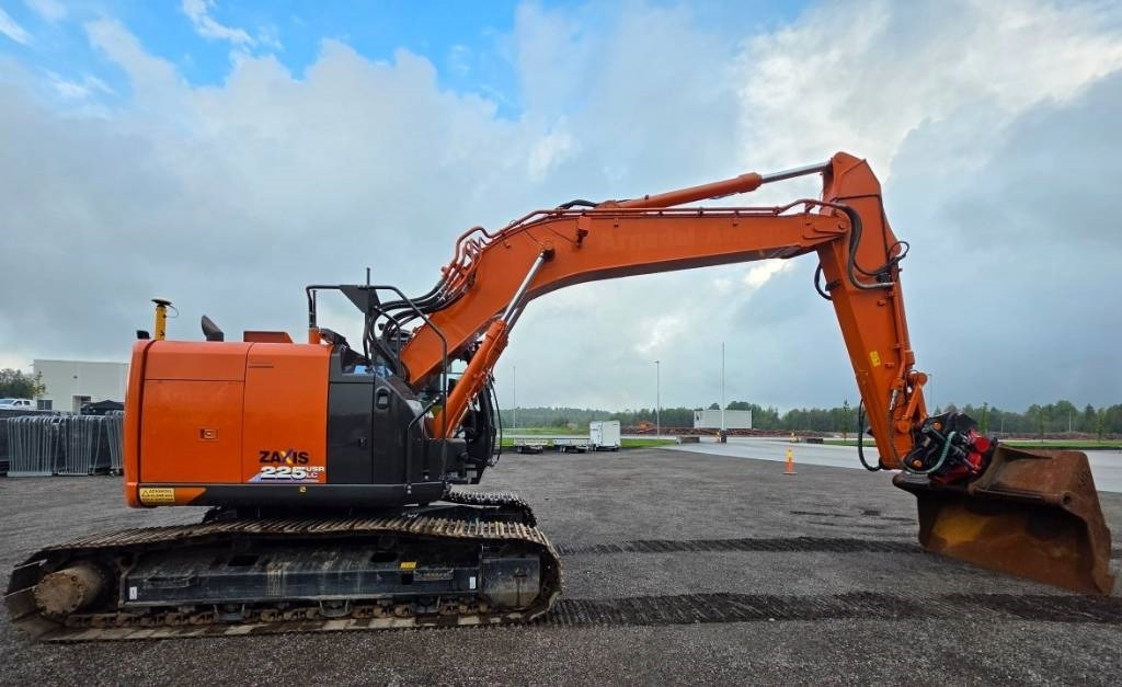 Hitachi ZX 225 US R LC-6 - Excavadora de cadenas: foto 3 Hitachi ZX 225 US R LC-6 - Excavadora de cadenas: foto 3