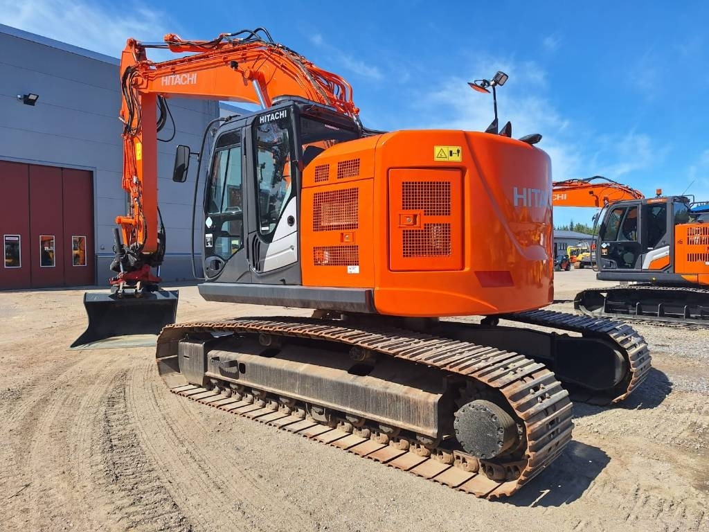 Hitachi ZX225USLC-5 PYÖRITTÄJÄ+PIHDIT YM. - Excavadora de cadenas: foto 2 Hitachi ZX225USLC-5 PYÖRITTÄJÄ+PIHDIT YM. - Excavadora de cadenas: foto 2