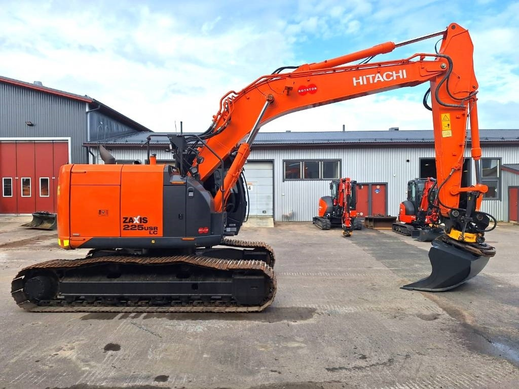Hitachi ZX225USLC-5 PYÖRITTÄJÄLLÄ - Excavadora de cadenas: foto 5 Hitachi ZX225USLC-5 PYÖRITTÄJÄLLÄ - Excavadora de cadenas: foto 5