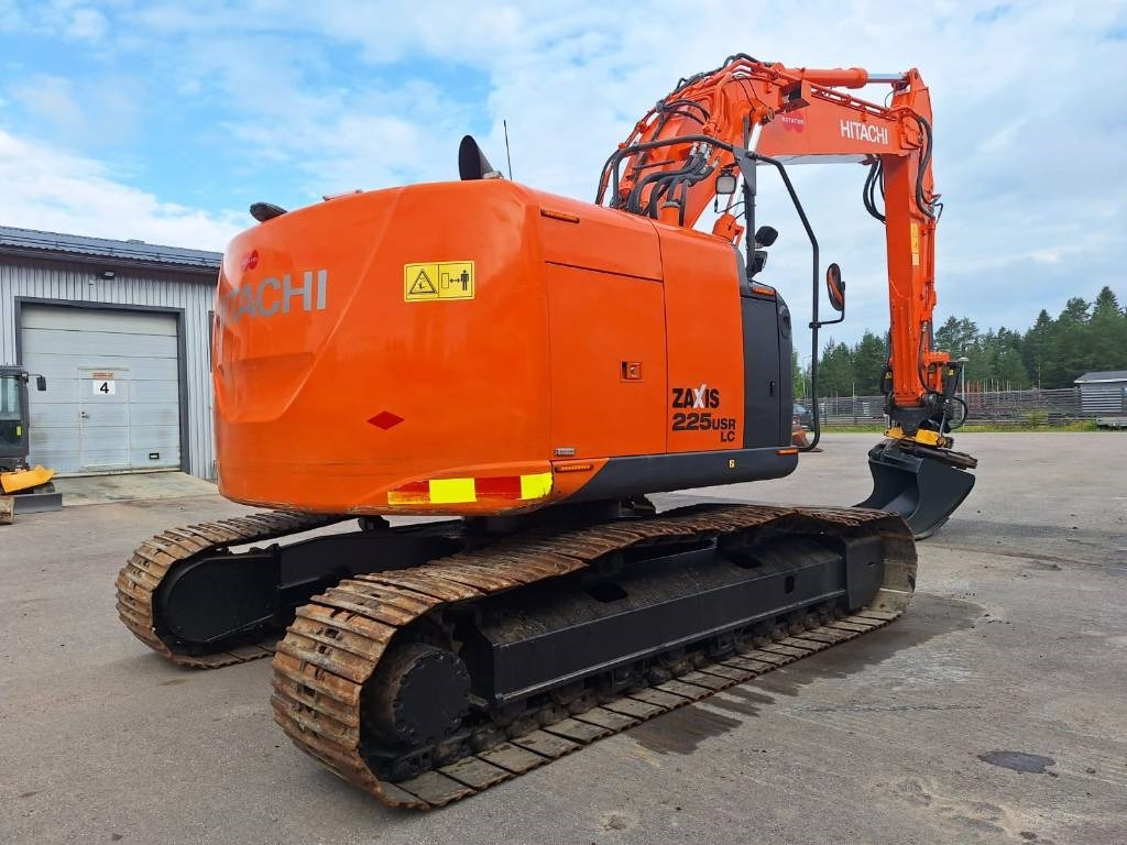 Hitachi ZX225USLC-5 PYÖRITTÄJÄLLÄ - Excavadora de cadenas: foto 4 Hitachi ZX225USLC-5 PYÖRITTÄJÄLLÄ - Excavadora de cadenas: foto 4