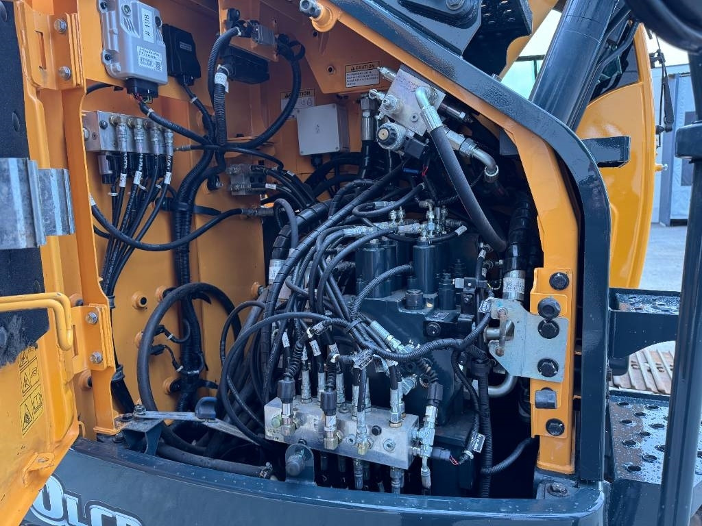 Excavadora de cadenas Hyundai HX130LCR: foto 13