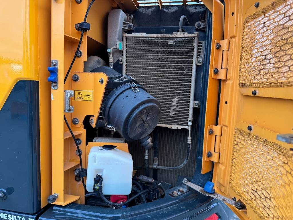 Excavadora de cadenas Hyundai HX130LCR: foto 8