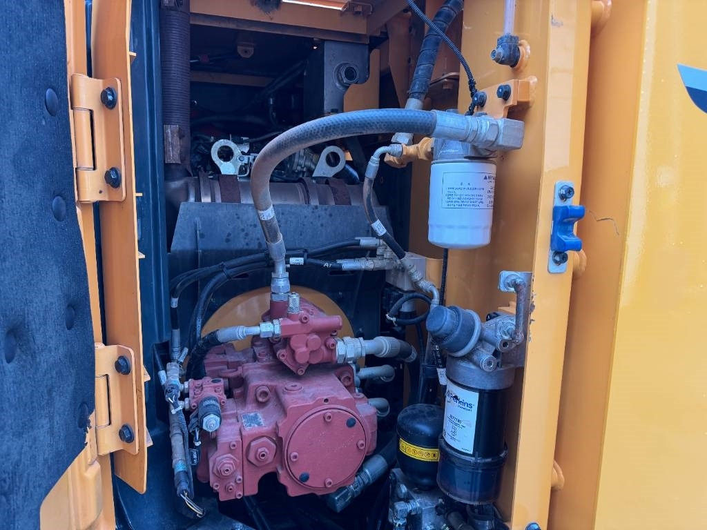 Excavadora de cadenas Hyundai HX130LCR: foto 12