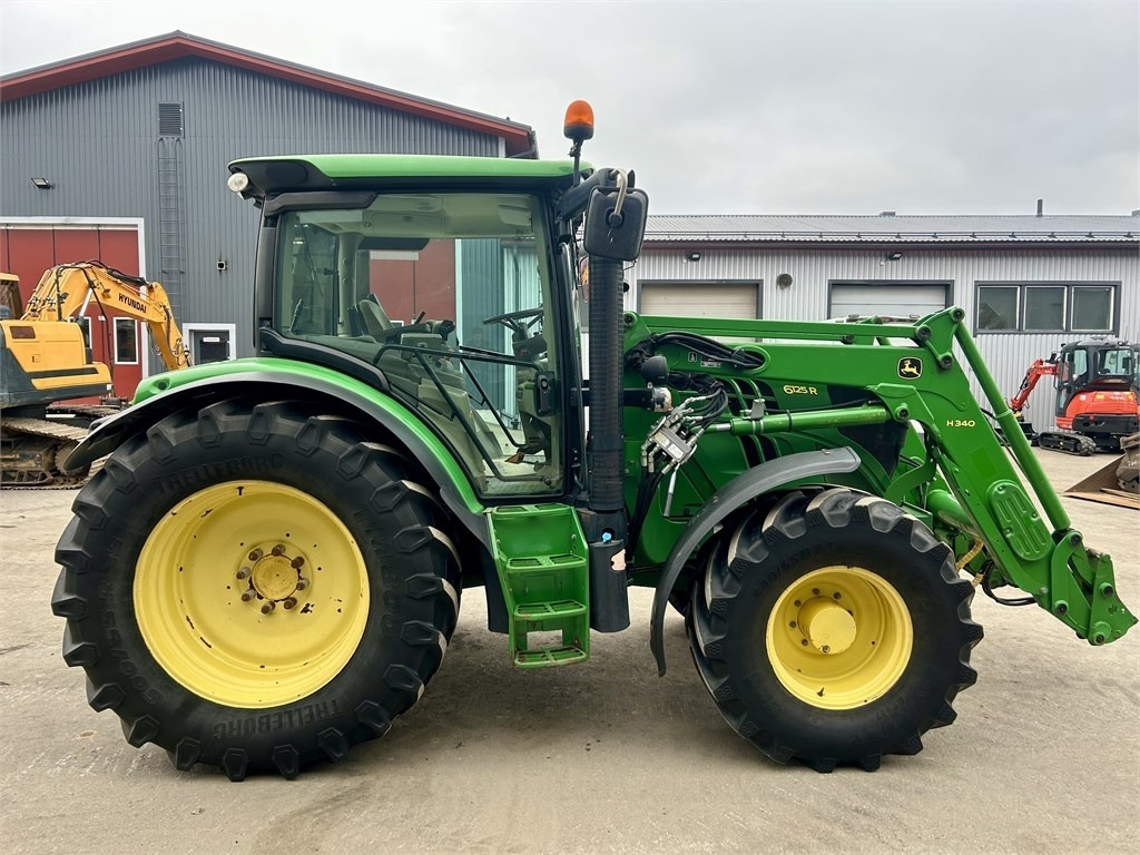 John Deere 6125 R AUTOPOWER ETUKUORMAAJALLA  - Tractor: foto 5 John Deere 6125 R AUTOPOWER ETUKUORMAAJALLA  - Tractor: foto 5