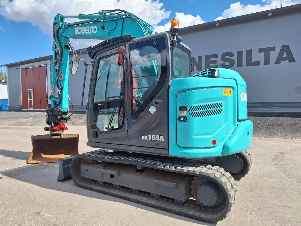 Kobelco MYYTY! SOLD! SK75SR-7 PYÖRITTÄJÄLLÄ - Miniexcavadora: foto 2 Kobelco MYYTY! SOLD! SK75SR-7 PYÖRITTÄJÄLLÄ - Miniexcavadora: foto 2