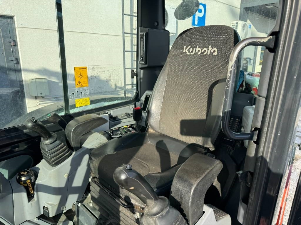 Miniexcavadora Kubota KX057-4 Pyörittäjällä: foto 11 Miniexcavadora Kubota KX057-4 Pyörittäjällä: foto 11