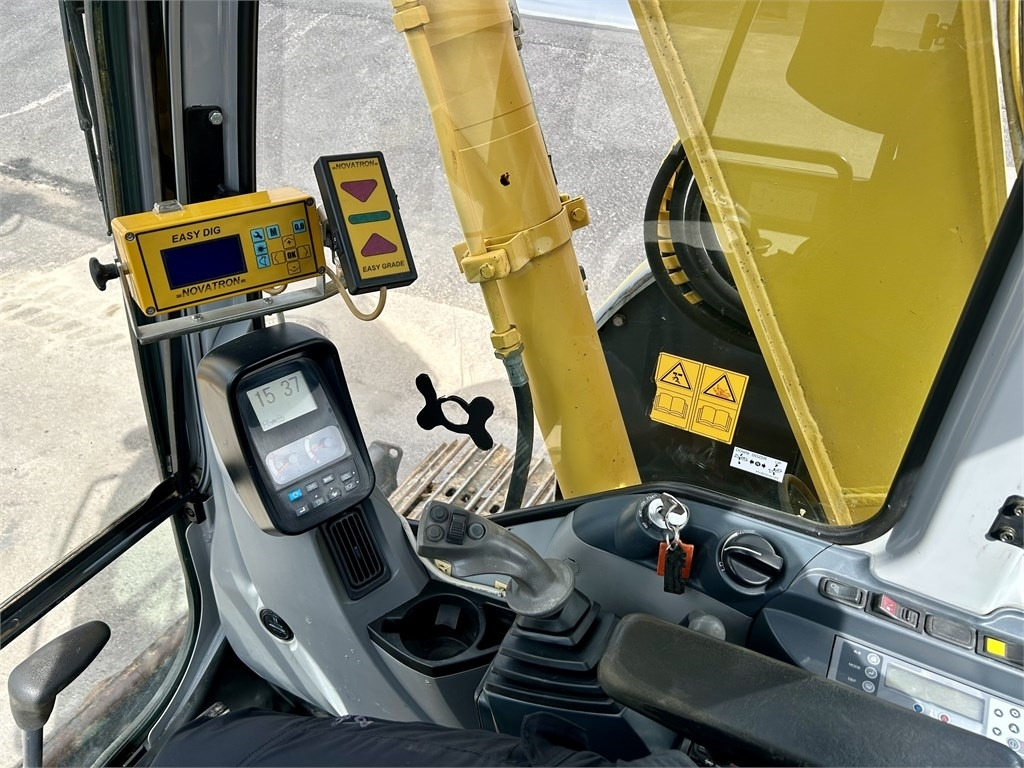 Miniexcavadora New Holland E 70BSR 2D MITTALAITTEET: foto 14