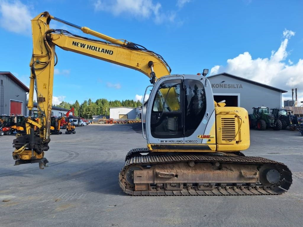 New Holland E135SRLC PYÖRITTÄJÄLLÄ - Excavadora de cadenas: foto 1 New Holland E135SRLC PYÖRITTÄJÄLLÄ - Excavadora de cadenas: foto 1