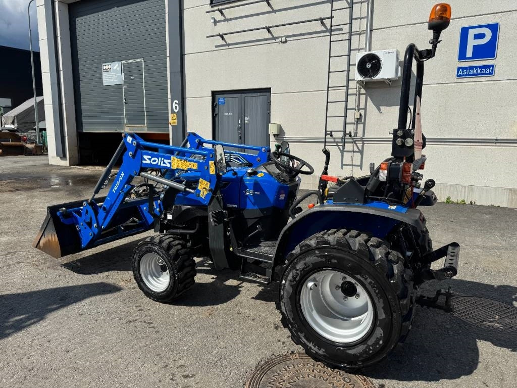 Solis 26 4WD Etukuormaajalla - Tractor: foto 4 Solis 26 4WD Etukuormaajalla - Tractor: foto 4