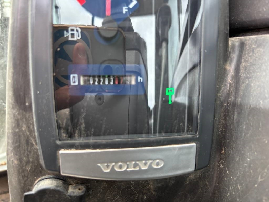 Miniexcavadora Volvo EC27C PYÖRITTÄJÄLLÄ: foto 12