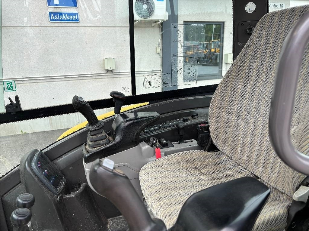 Miniexcavadora Volvo EC27C PYÖRITTÄJÄLLÄ: foto 14