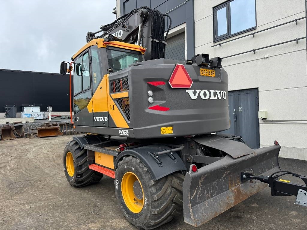 Volvo EWR150E Uusi Palms perävaunu / hieno paketti - Excavadora de ruedas: foto 4 Volvo EWR150E Uusi Palms perävaunu / hieno paketti - Excavadora de ruedas: foto 4
