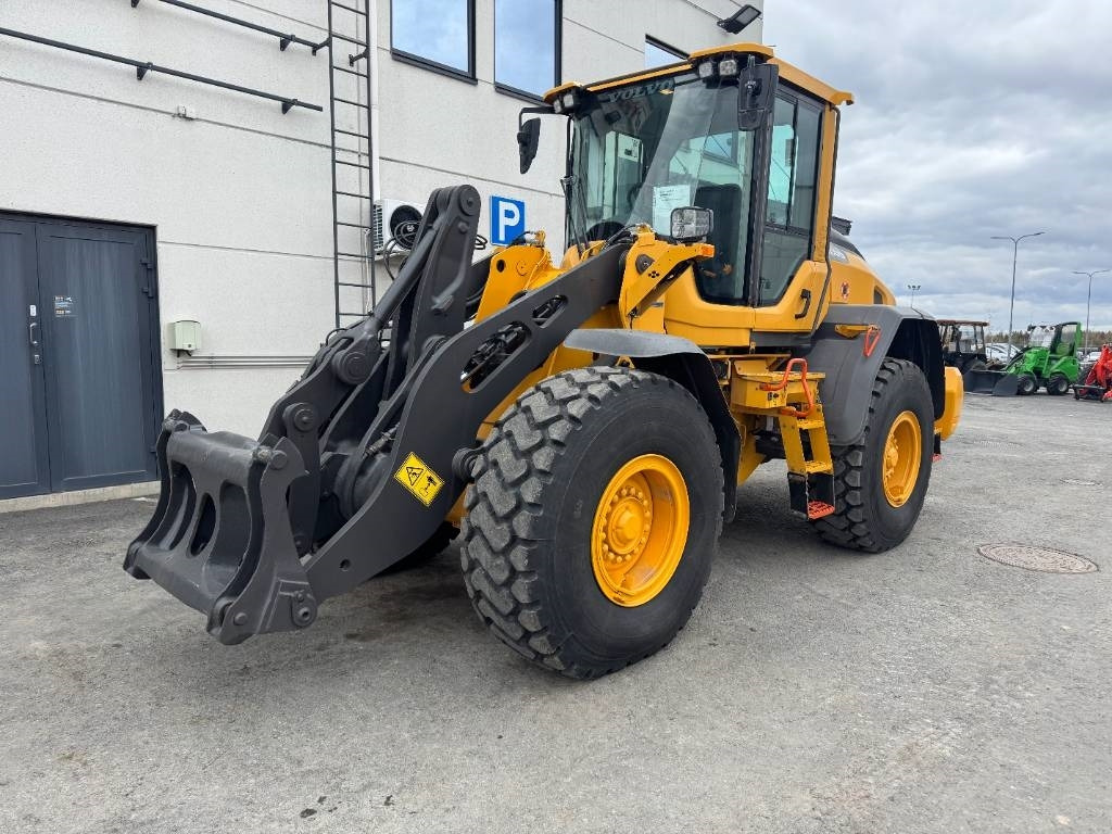 Volvo L90H UUSILLA RENKAILLA - Cargadora de ruedas: foto 2 Volvo L90H UUSILLA RENKAILLA - Cargadora de ruedas: foto 2