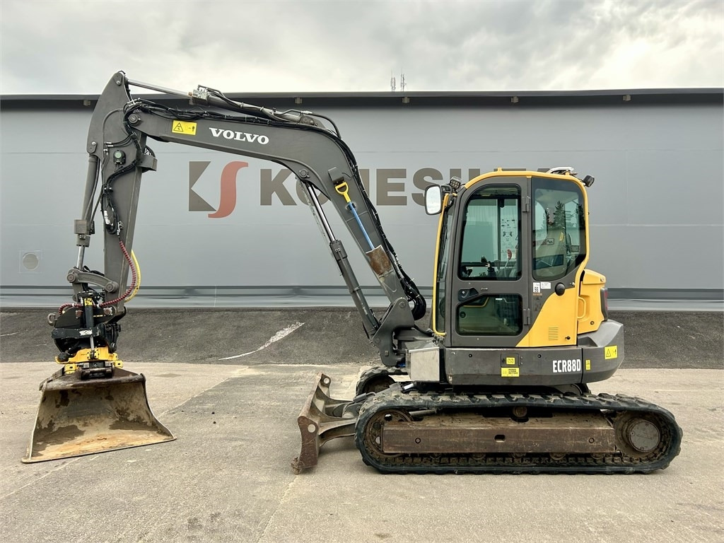 Volvo MYYTY! SOLD! ECR88D + TYÖLAITTEET  - Miniexcavadora: foto 1 Volvo MYYTY! SOLD! ECR88D + TYÖLAITTEET  - Miniexcavadora: foto 1