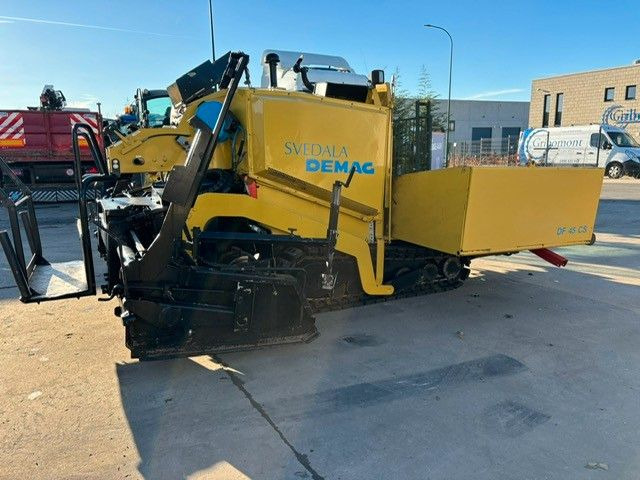 Demag DF 45 CS. SVEDALA. Demag DF 45 CS. SVEDALA. - Pavimentadora de asfalto: foto 4 Demag DF 45 CS. SVEDALA. Demag DF 45 CS. SVEDALA. - Pavimentadora de asfalto: foto 4