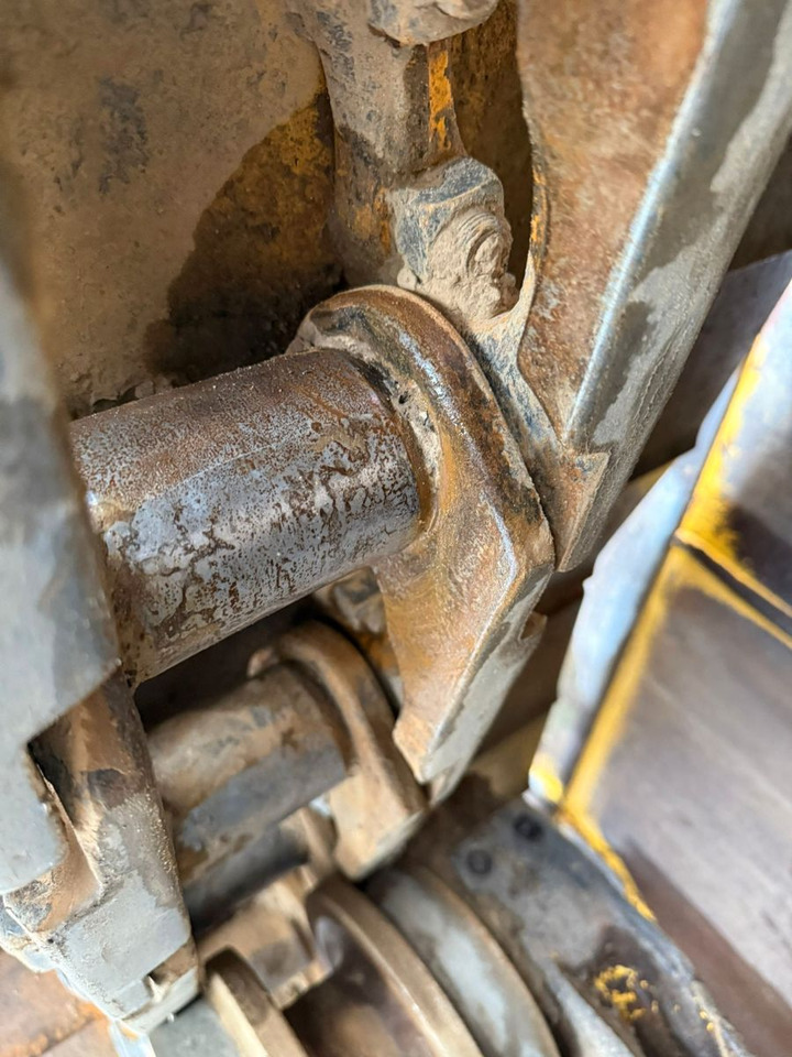 Bulldozer Komatsu D65PX-15. Fahrwerk 80%. Blatt 4.00m. ZSA. Klima.: foto 15 Bulldozer Komatsu D65PX-15. Fahrwerk 80%. Blatt 4.00m. ZSA. Klima.: foto 15