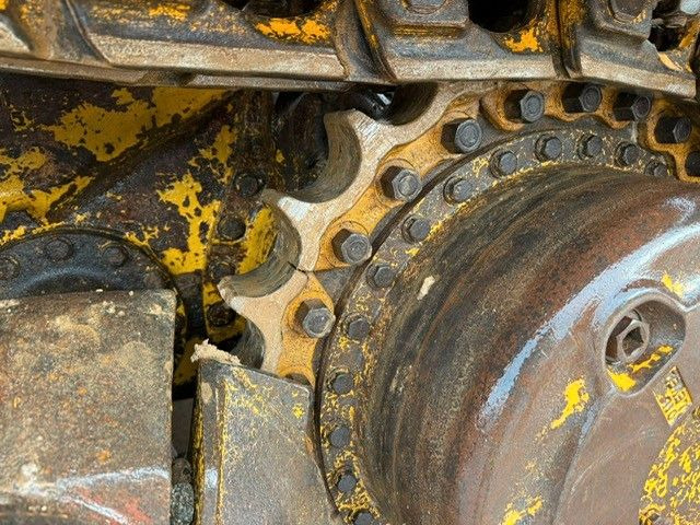 Bulldozer Komatsu D65PX-15. Fahrwerk 80%. Blatt 4.00m. ZSA. Klima.: foto 10 Bulldozer Komatsu D65PX-15. Fahrwerk 80%. Blatt 4.00m. ZSA. Klima.: foto 10