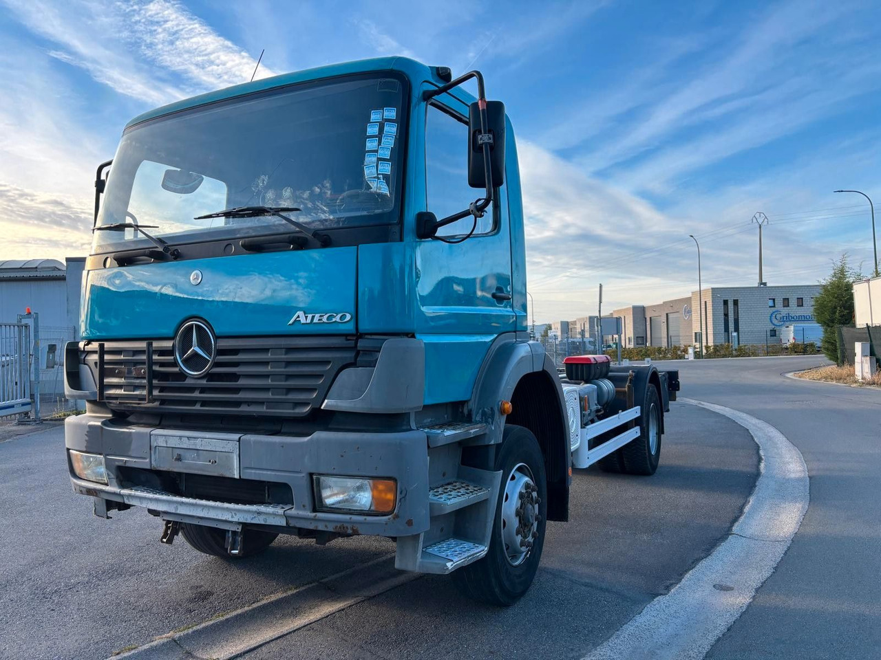 Mercedes-Benz Atego 1823. 6 Zylinder. - Chasis camión: foto 1 Mercedes-Benz Atego 1823. 6 Zylinder. - Chasis camión: foto 1