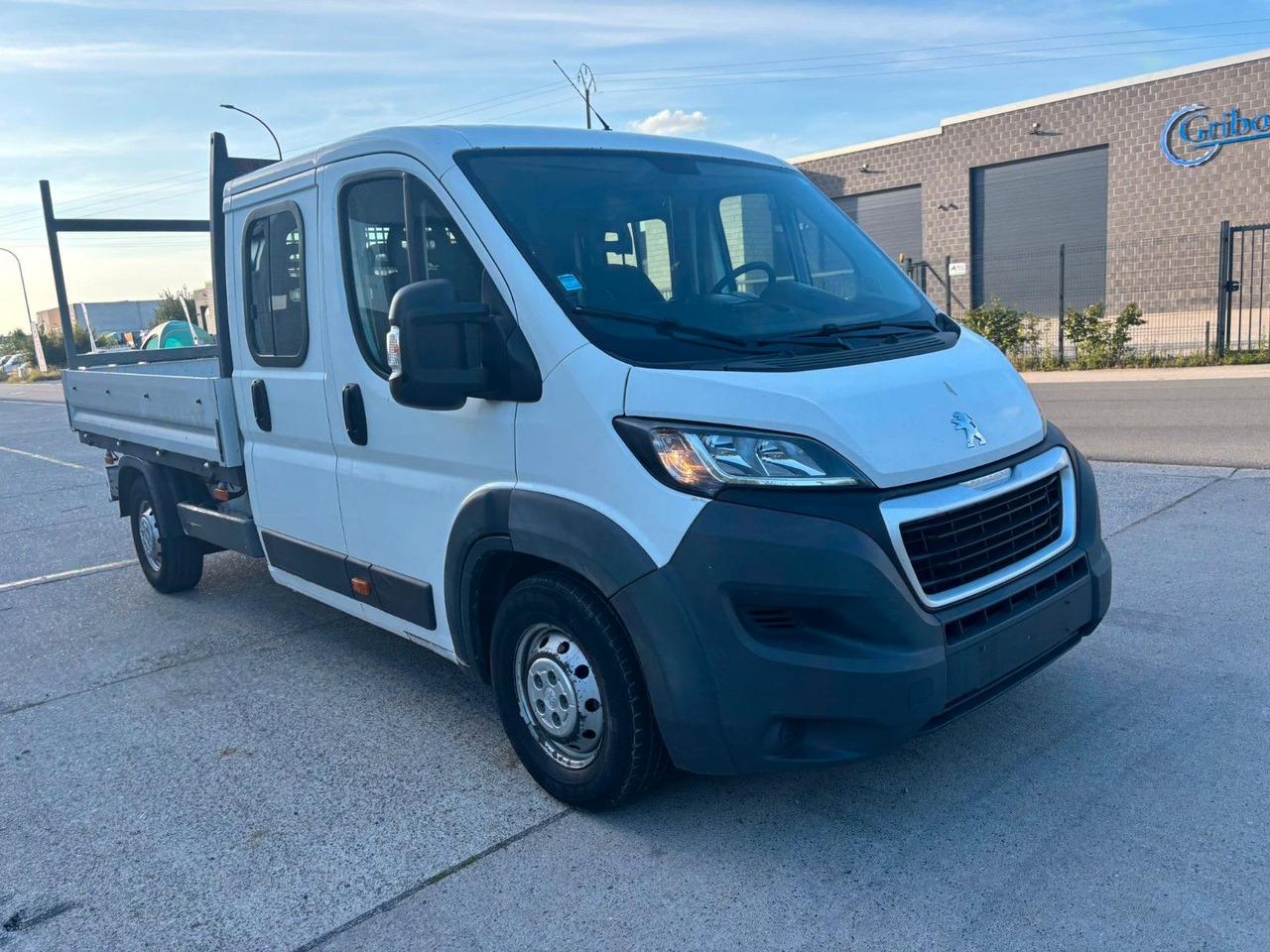 Peugeot Boxer Pritsche Maxi. Doka. 150PS. - Caja abierta furgoneta, Furgoneta combi: foto 1 Peugeot Boxer Pritsche Maxi. Doka. 150PS. - Caja abierta furgoneta, Furgoneta combi: foto 1