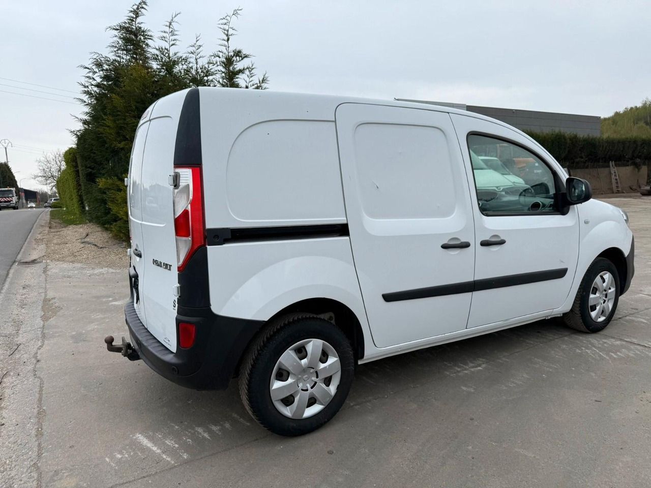Renault Kangoo 1.5dCi. Klima. Navi. Motor Defekt! - Furgoneta pequeña: foto 3 Renault Kangoo 1.5dCi. Klima. Navi. Motor Defekt! - Furgoneta pequeña: foto 3